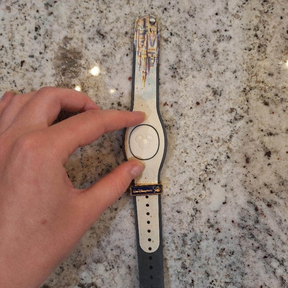 Disney Wearable MagicBand - Gray and White